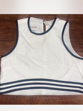 Designer DeLoreta Classic Tank